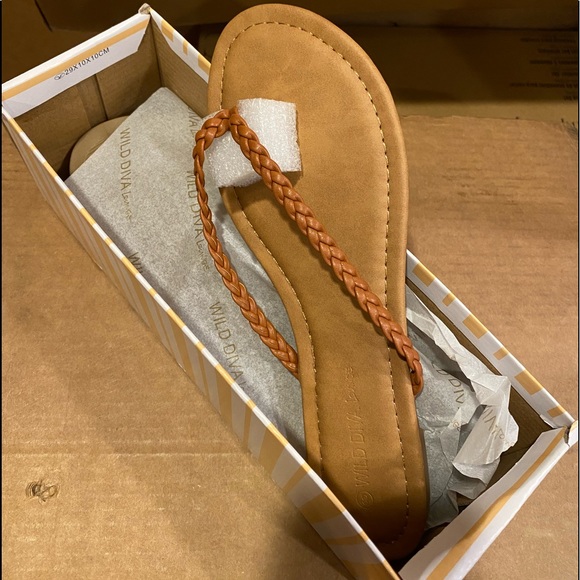NWT Wild Diva Lounge-Braided Straps Flip Flops-Cognac - Picture 3 of 11